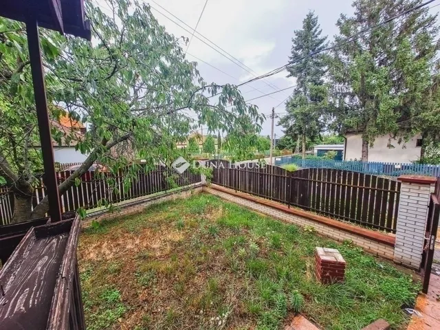 Eladó ház Budapest XVI. kerület 208 nm