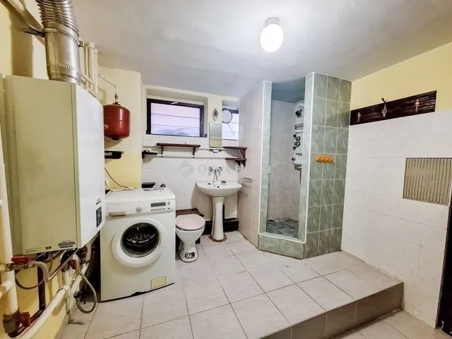 Eladó ház Budapest XVI. kerület 208 nm