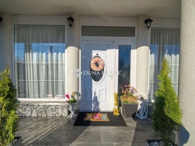 Eladó ház Gyál 260 nm