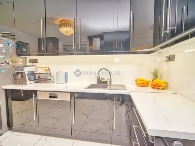 Eladó ház Gyál 260 nm