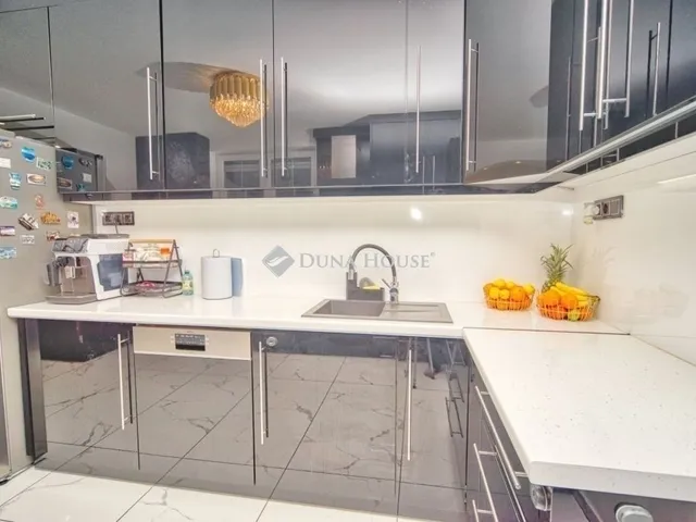 Eladó ház Gyál 260 nm