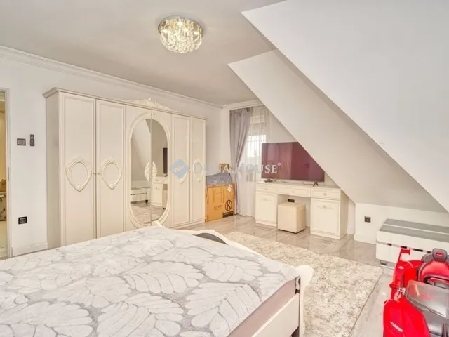 Eladó ház Gyál 260 nm