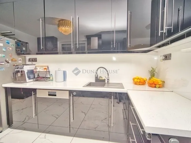 Eladó ház Gyál 260 nm