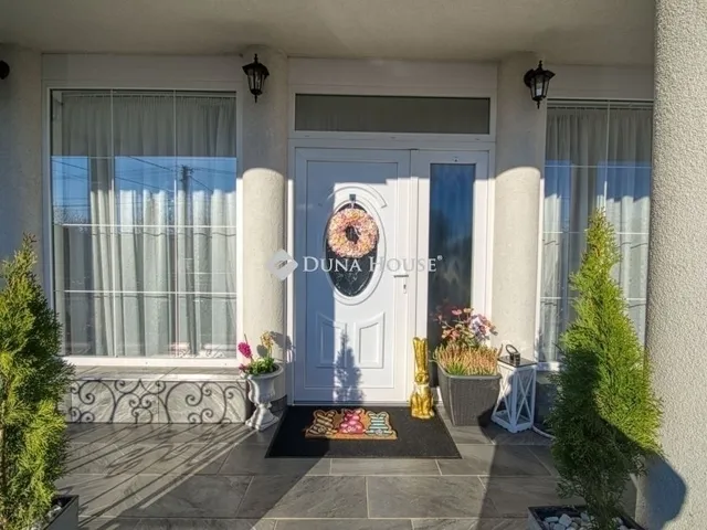 Eladó ház Gyál 260 nm