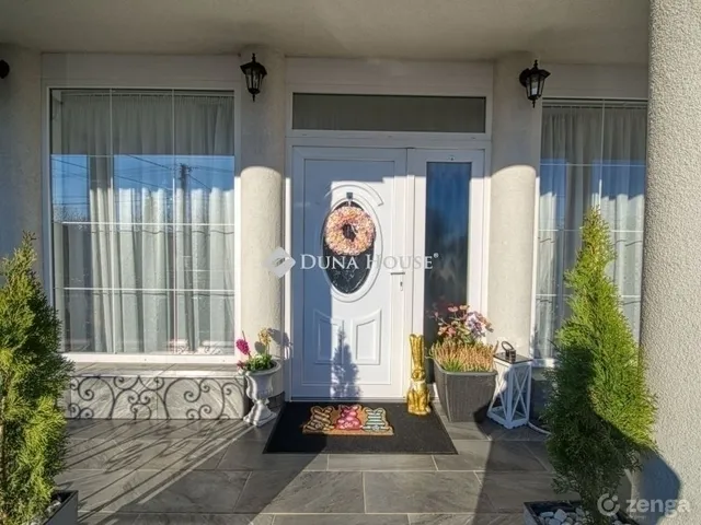 Eladó ház Gyál 260 nm