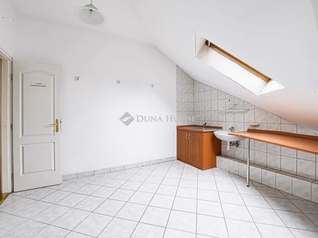 Eladó lakás Budapest XXI. kerület 156 nm