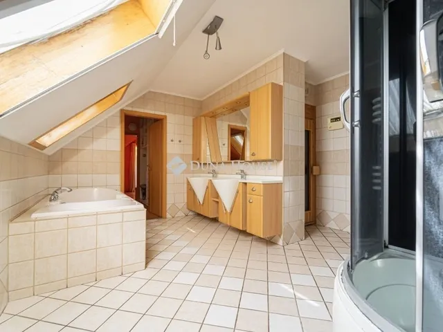 Eladó ház Budapest XVIII. kerület, Újpéteritelep 178 nm