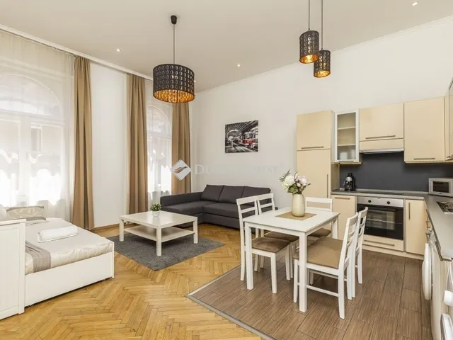 Eladó lakás Budapest VI. kerület 56 nm