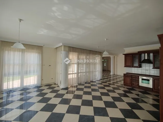 Eladó ház Budapest XVIII. kerület 280 nm