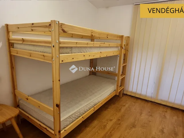 Eladó ház Komló 240 nm