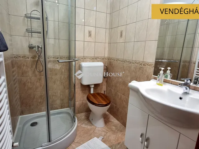 Eladó ház Komló 240 nm