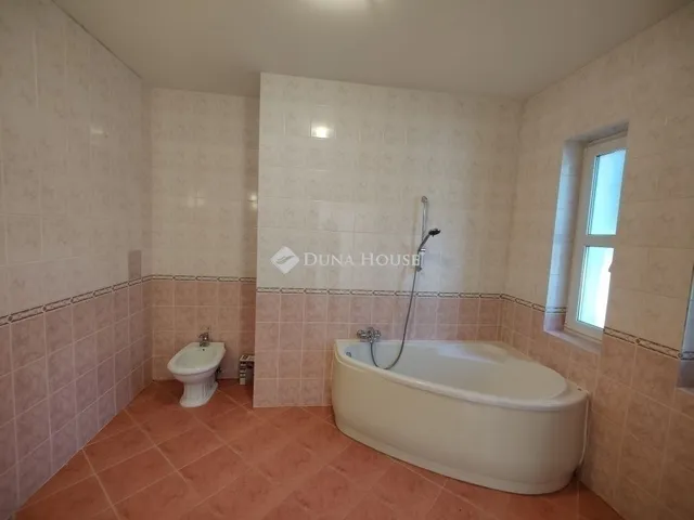 Eladó ház Budapest XVIII. kerület, Erzsébettelep 280 nm