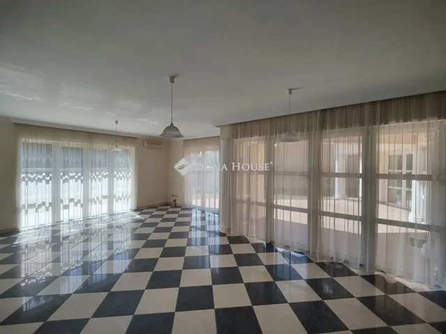 Eladó ház Budapest XVIII. kerület, Erzsébettelep 280 nm