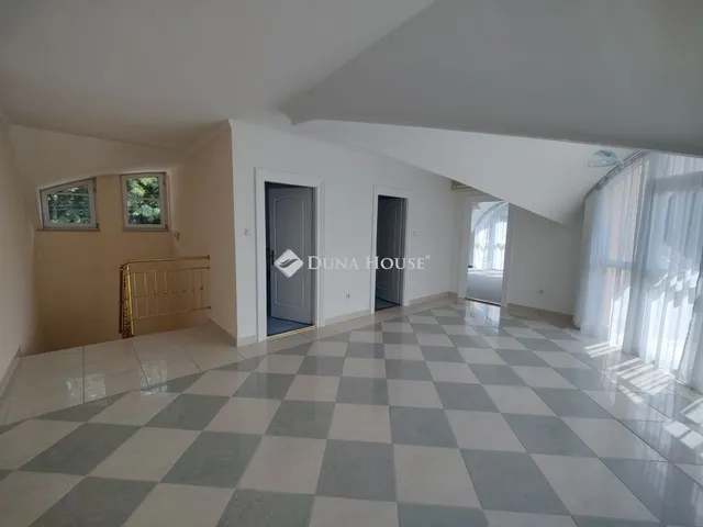 Eladó ház Budapest XVIII. kerület, Erzsébettelep 280 nm