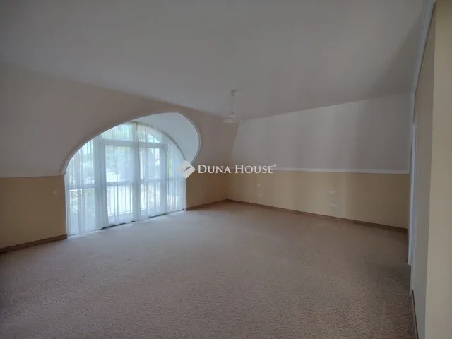 Eladó ház Budapest XVIII. kerület, Erzsébettelep 280 nm