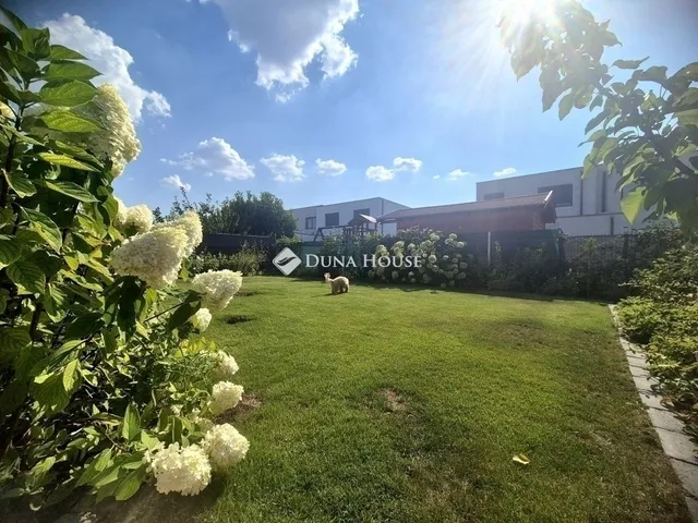 Eladó ház Budapest XVIII. kerület, Almáskert 131 nm