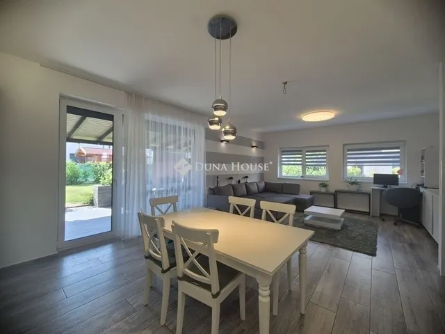 Eladó ház Budapest XVIII. kerület, Almáskert 131 nm