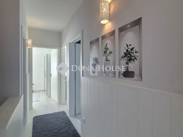 Eladó ház Budapest XVIII. kerület, Almáskert 131 nm