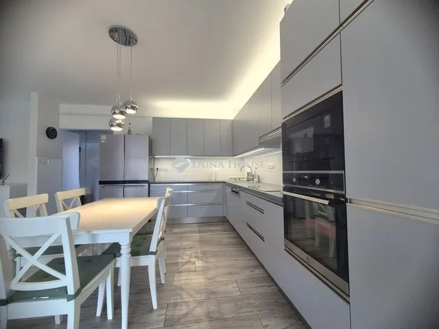 Eladó ház Budapest XVIII. kerület, Almáskert 131 nm