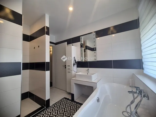 Eladó ház Budapest XVIII. kerület, Almáskert 131 nm