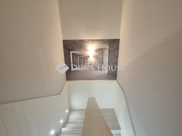 Eladó ház Budapest XVIII. kerület, Almáskert 131 nm