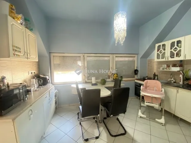 Eladó ház Budapest XVIII. kerület, Gloriett-telep 200 nm