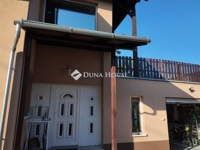 Eladó ház Gyál 195 nm