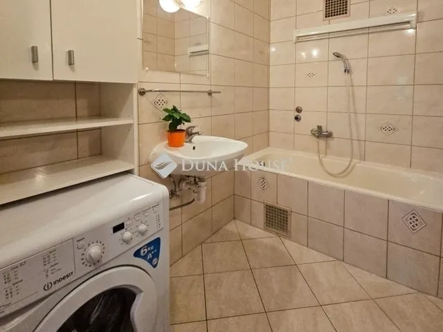 Eladó ház Budapest XVI. kerület 182 nm