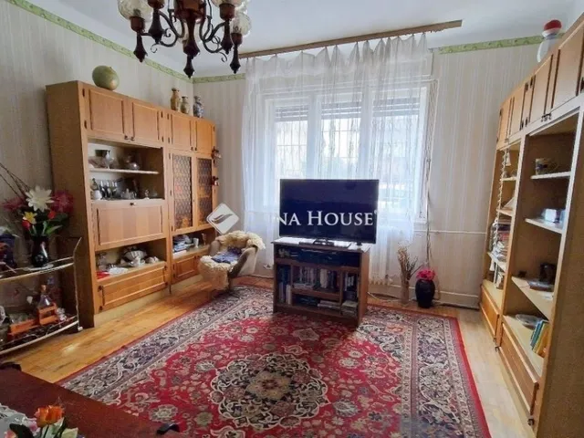 Eladó ház Budapest XVIII. kerület, Gloriett-telep 180 nm