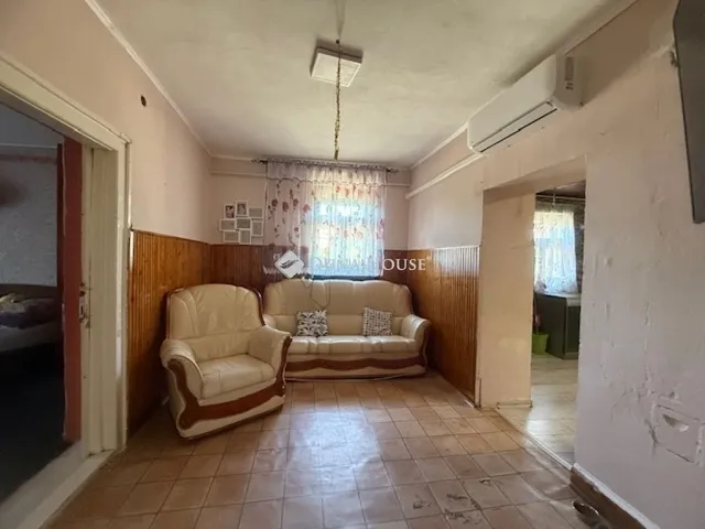 Eladó mezőgazdasági ingatlan Örkény 74 nm