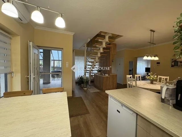 Eladó ház Dabas 180 nm