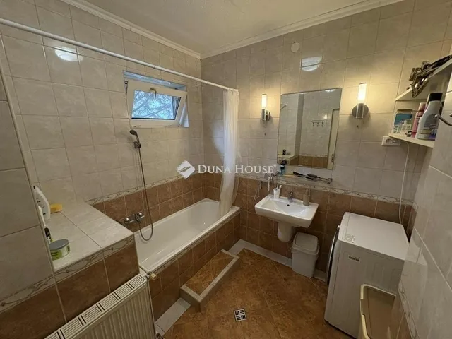 Eladó ház Dabas 180 nm