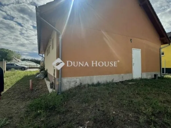 Eladó ház Hernád 67 nm