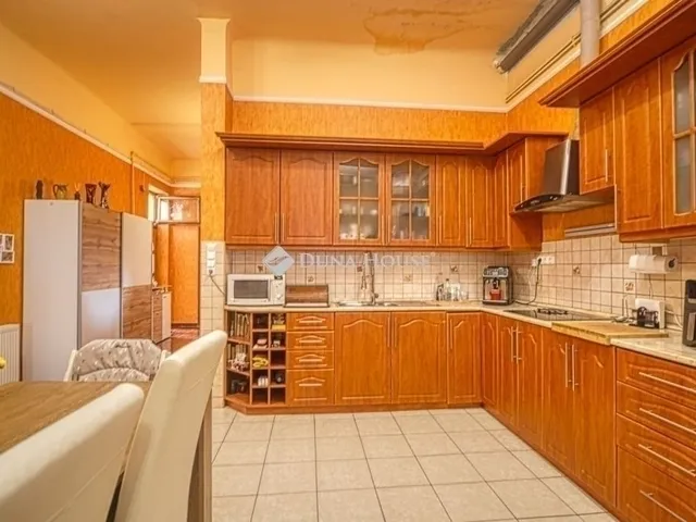 Eladó lakás Budapest VIII. kerület, Józsefváros 86 nm