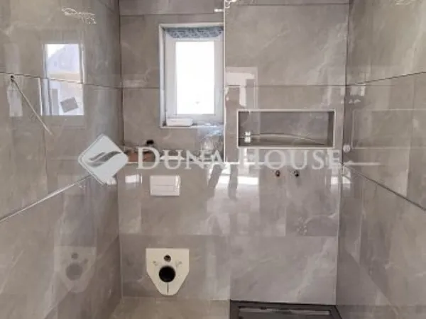 Eladó ház Budakalász 171 nm