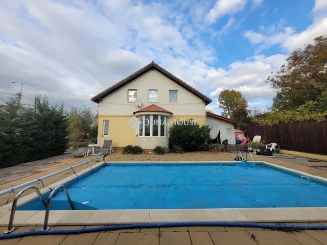 Eladó lakás Üllő 72 nm