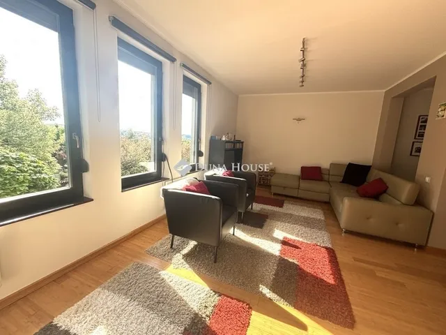 Eladó ház Pécel 195 nm