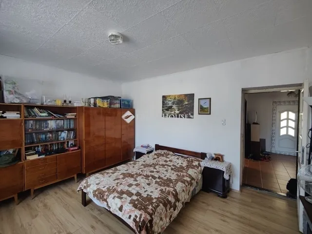 Eladó ház Úri 86 nm