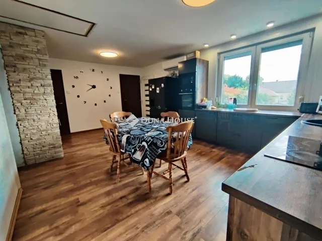 Eladó ház Monor 201 nm