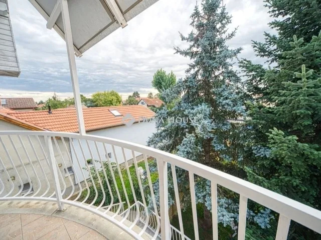 Eladó ház Budapest XVIII. kerület 386 nm