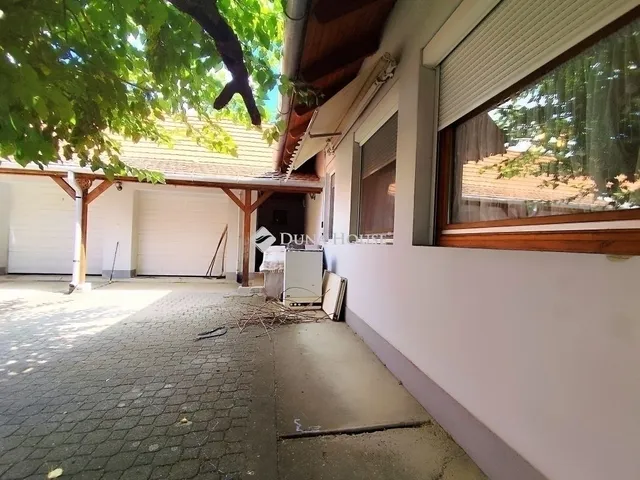 Eladó ház Péteri 263 nm