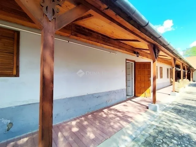 Eladó ház Péteri 263 nm