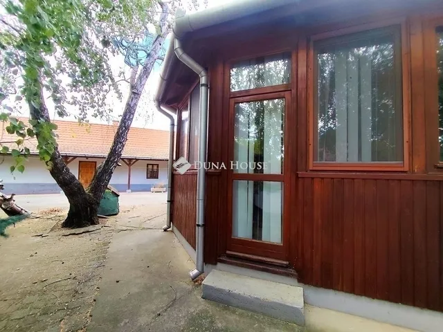 Eladó ház Péteri 263 nm