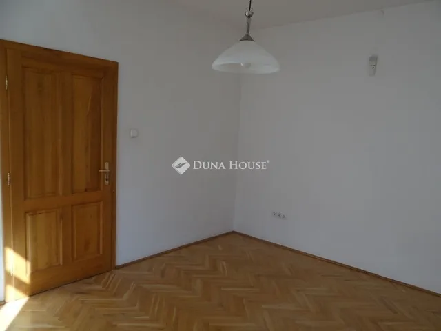 Eladó ház Budapest XVIII. kerület 265 nm