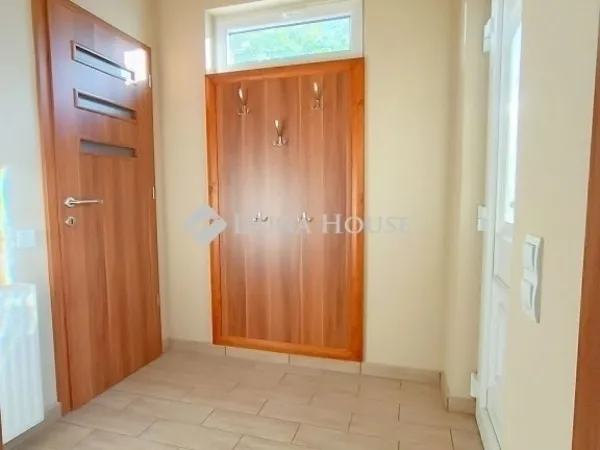 Eladó ház Budapest X. kerület, Óhegy 198 nm