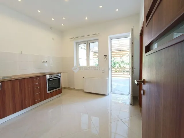 Eladó ház Budapest X. kerület, Óhegy 198 nm