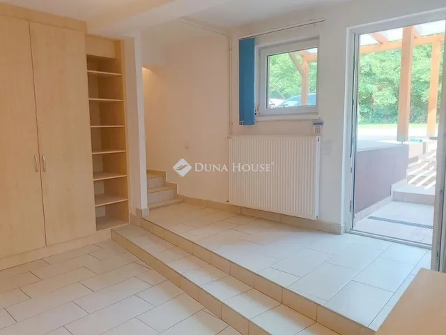 Eladó ház Budapest X. kerület, Óhegy 198 nm