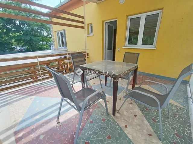 Eladó ház Budapest X. kerület, Óhegy 198 nm