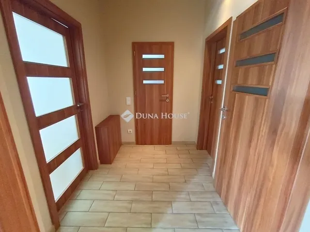 Eladó ház Budapest X. kerület, Óhegy 198 nm