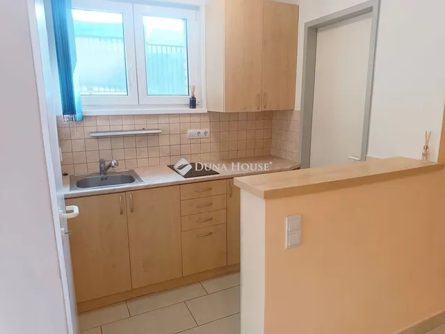 Eladó ház Budapest X. kerület, Óhegy 198 nm